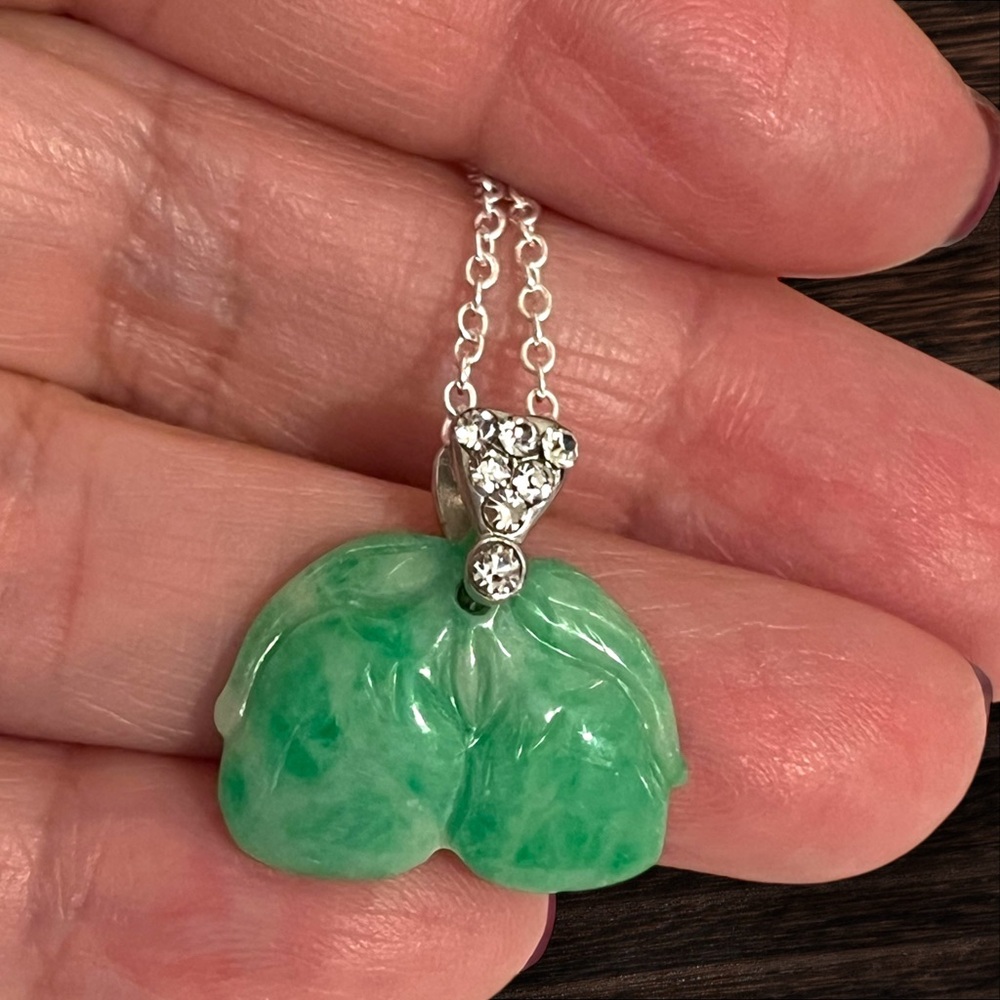 Green Jade peach design silver plated Pendant Necklace